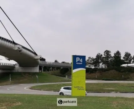 Parcheggio P4 Holiday Aeroporto Malpensa foto 2