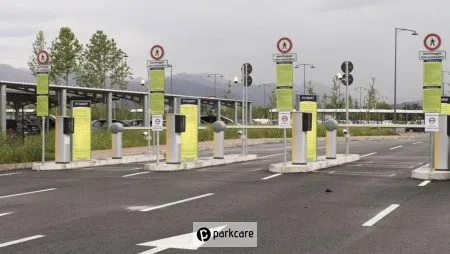 Parcheggio P2 Terminal A Aeroporto Orio al Serio foto 1
