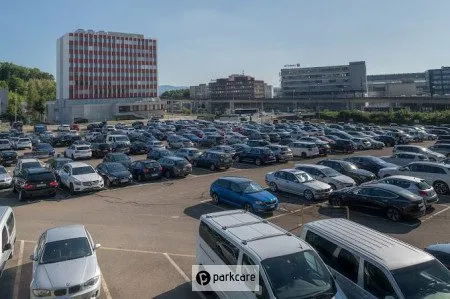 Parcheggio P60 Aeroporto Zurigo foto 2