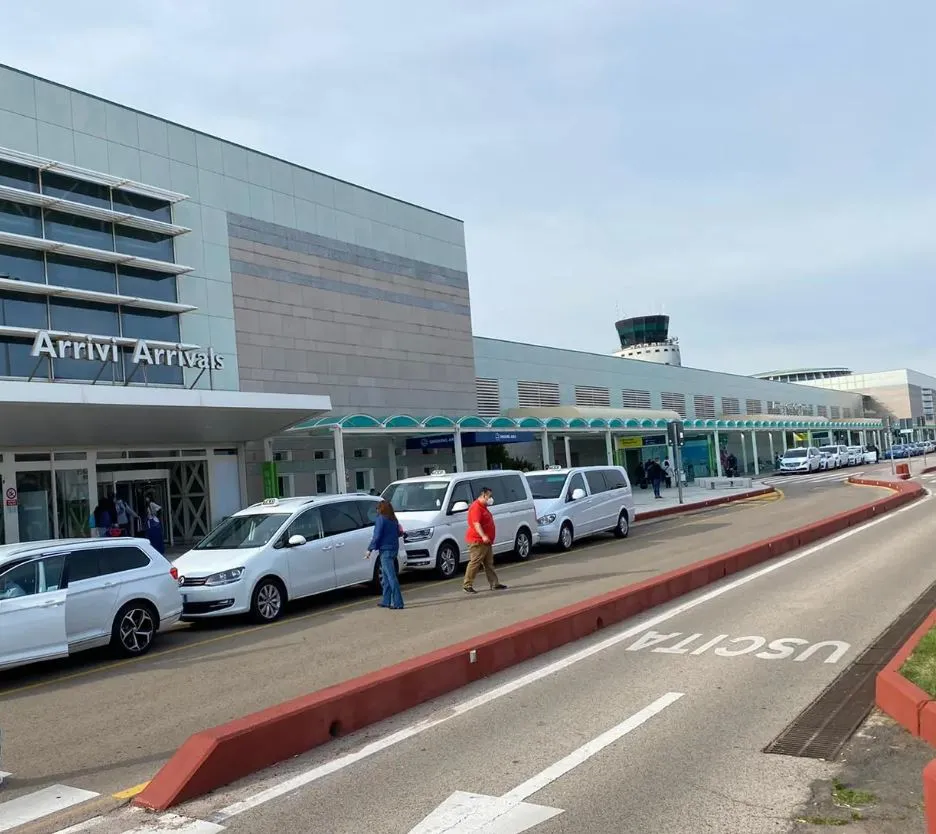 Parcheggio A Aeroporto Olbia