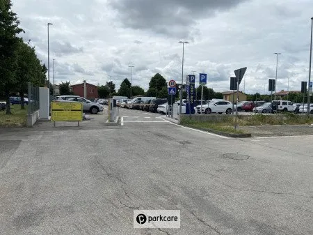 Parcheggio Park Low Cost Aeroporto Treviso foto 2